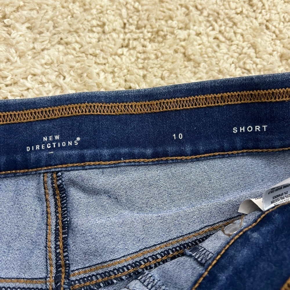 WOMENS NEW DIRECTION PULL ON SHORTS SIZE 10 SHORT EUC - Picture 4 of 10